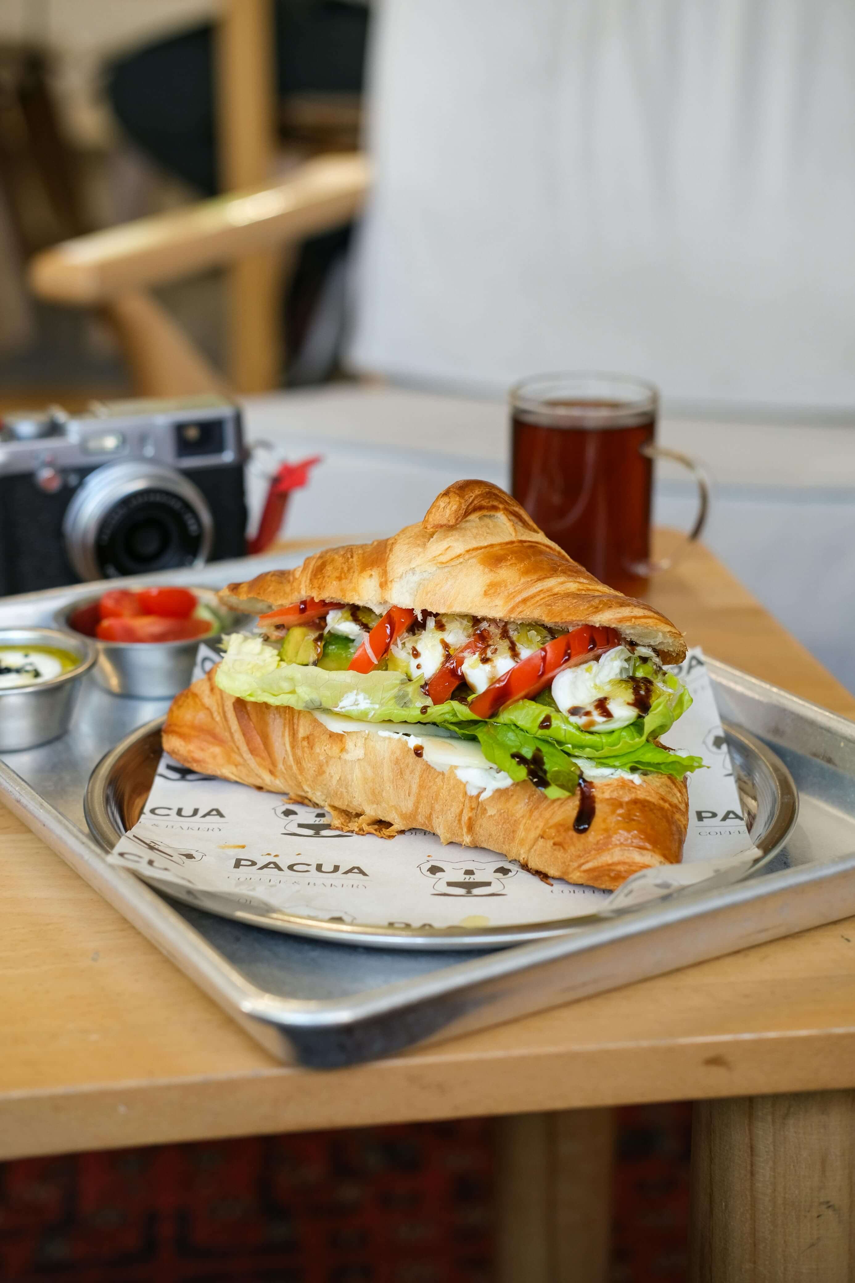 croissant sandwich